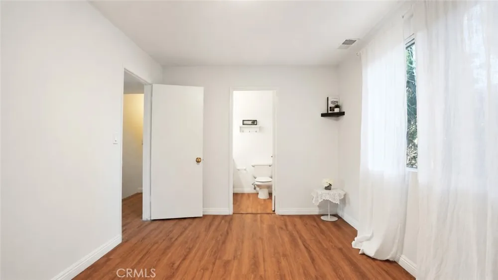 432 S Oak Knoll Avenue #4 Pasadena, CA 91101