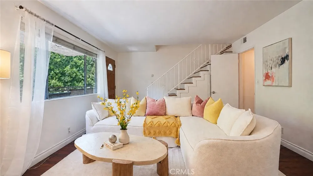 432 S Oak Knoll Avenue #4 Pasadena, CA 91101