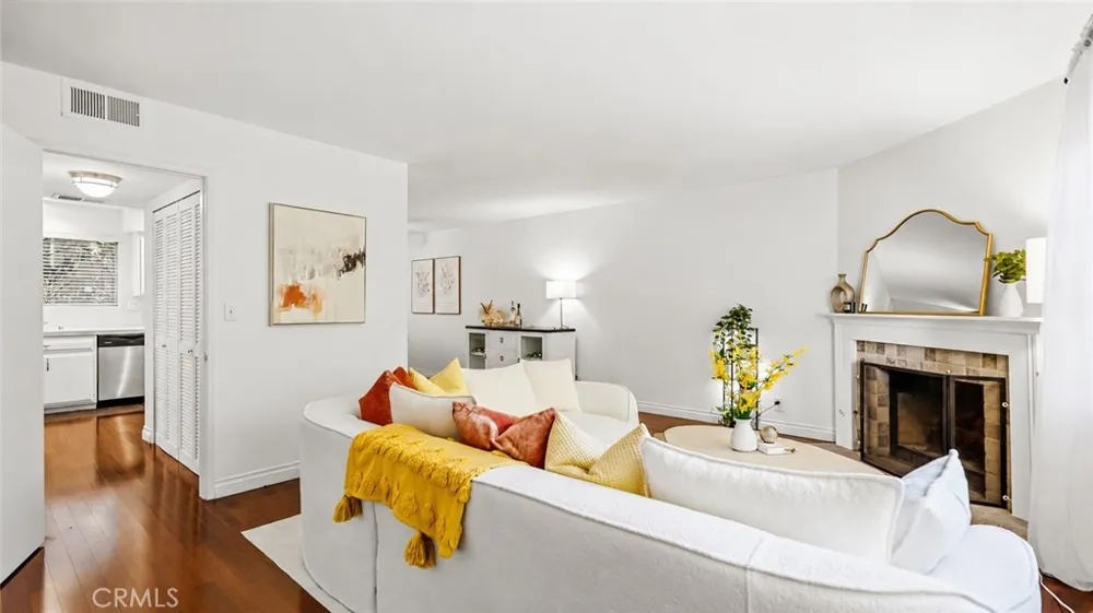 432 S Oak Knoll Avenue #4 Pasadena, CA 91101