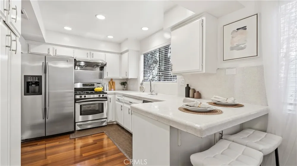 432 S Oak Knoll Avenue #4 Pasadena, CA 91101