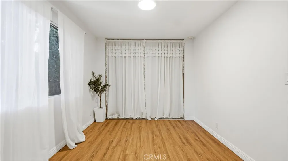 432 S Oak Knoll Avenue #4 Pasadena, CA 91101
