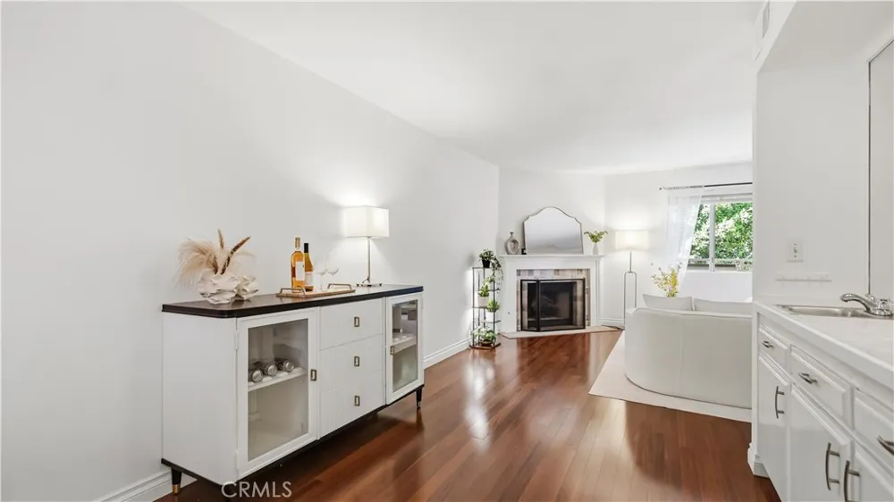 432 S Oak Knoll Avenue #4 Pasadena, CA 91101