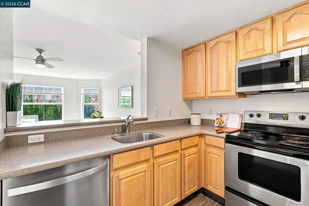 555 10th Street #326 Oakland, CA 94607