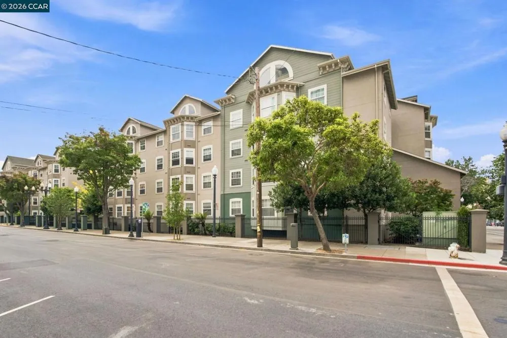 555 10th Street #326 Oakland, CA 94607