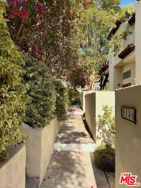 514 Garfield Avenue #B South Pasadena, CA 91030