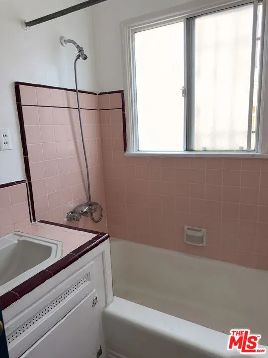 5951 Carlton Way Los Angeles, CA 90028
