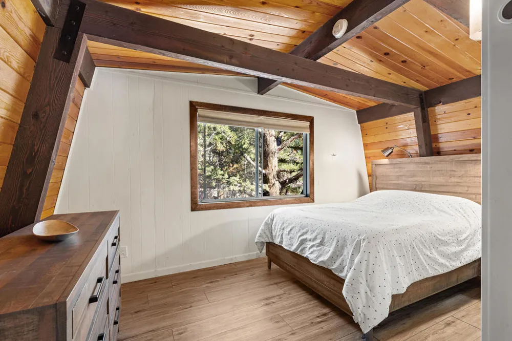 189 Moreno Ln Lane Sugarloaf, CA 92386