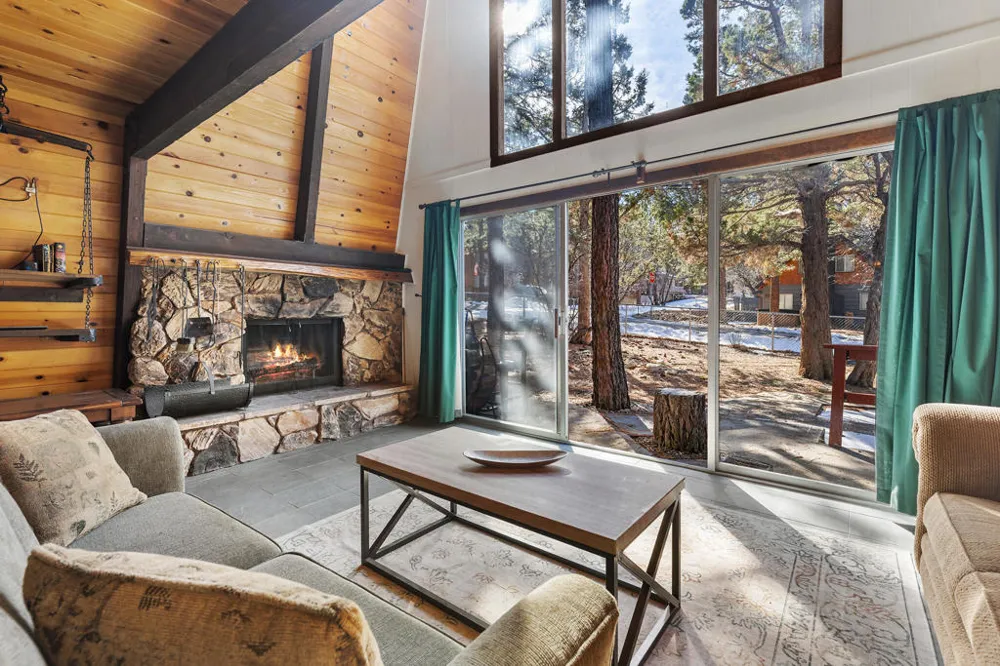 189 Moreno Ln Lane Sugarloaf, CA 92386