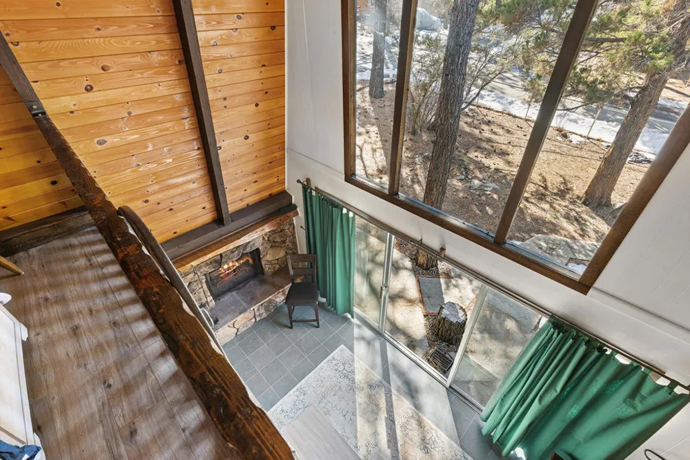 189 Moreno Ln Lane Sugarloaf, CA 92386