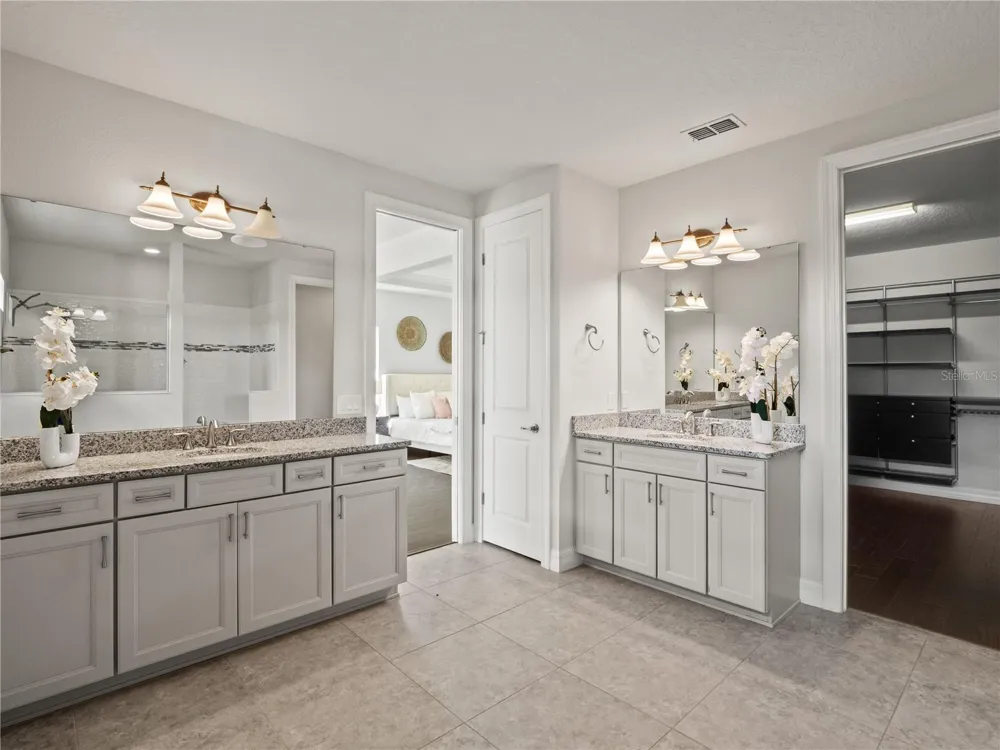 11244 LEMON LAKE Orlando, FL 32836