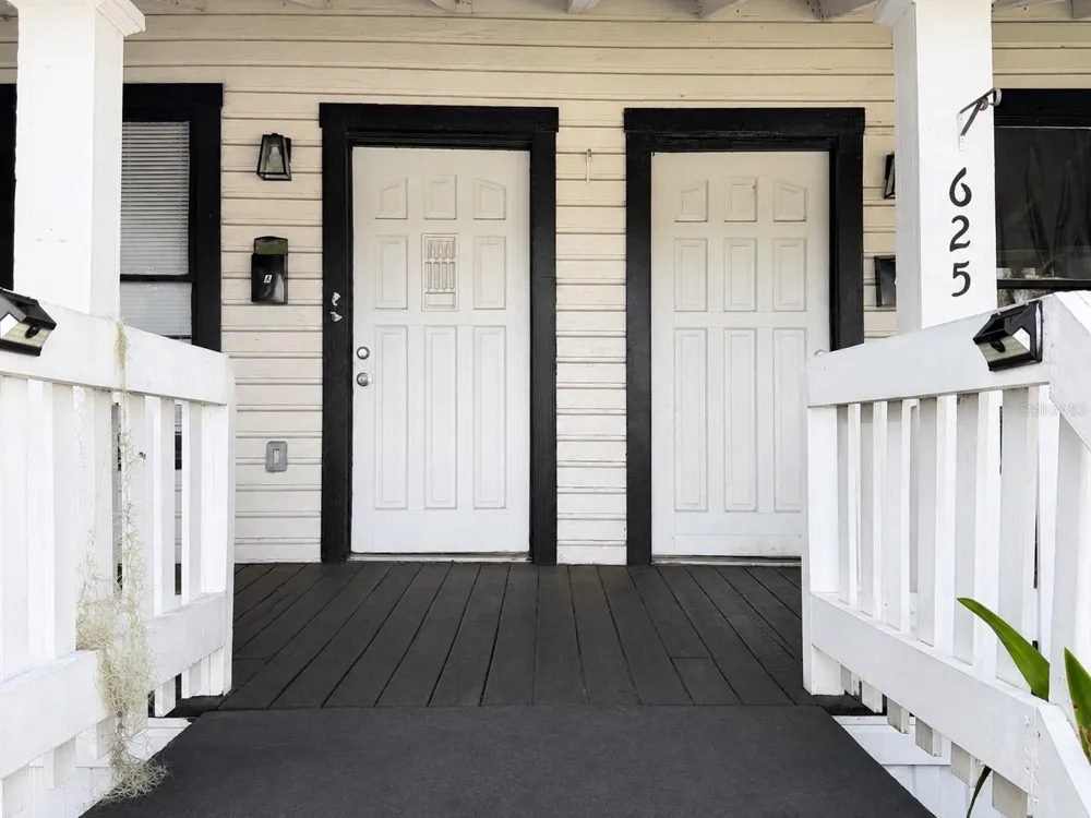 625 AVENUE B SW Winter Haven, FL 33880