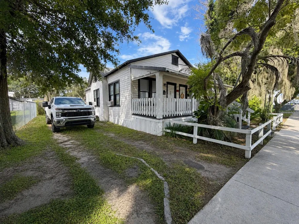 625 AVENUE B SW Winter Haven, FL 33880