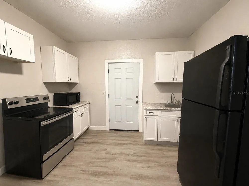 625 AVENUE B SW Winter Haven, FL 33880