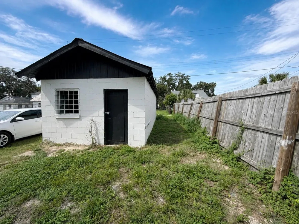 625 AVENUE B SW Winter Haven, FL 33880