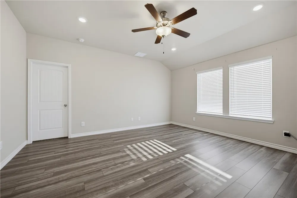 208 Oxford Sinton, TX 78387