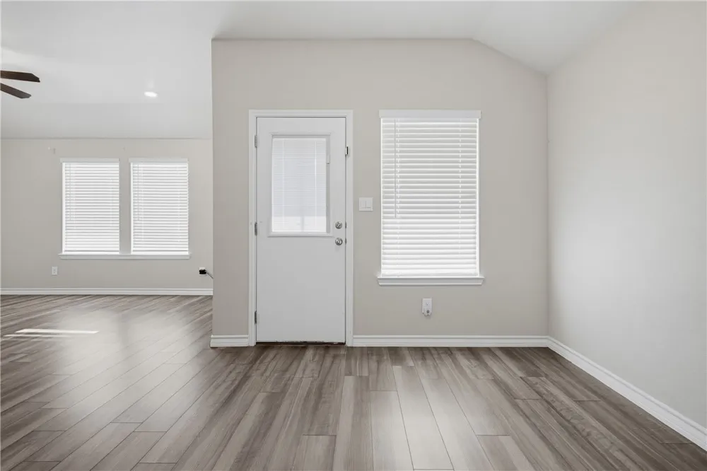 208 Oxford Sinton, TX 78387