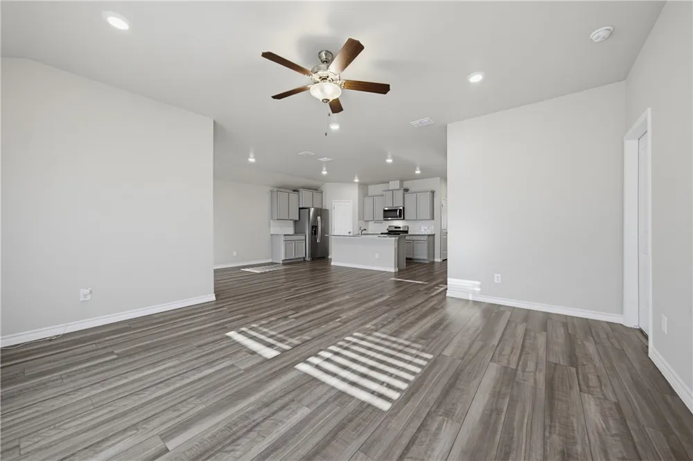 208 Oxford Sinton, TX 78387
