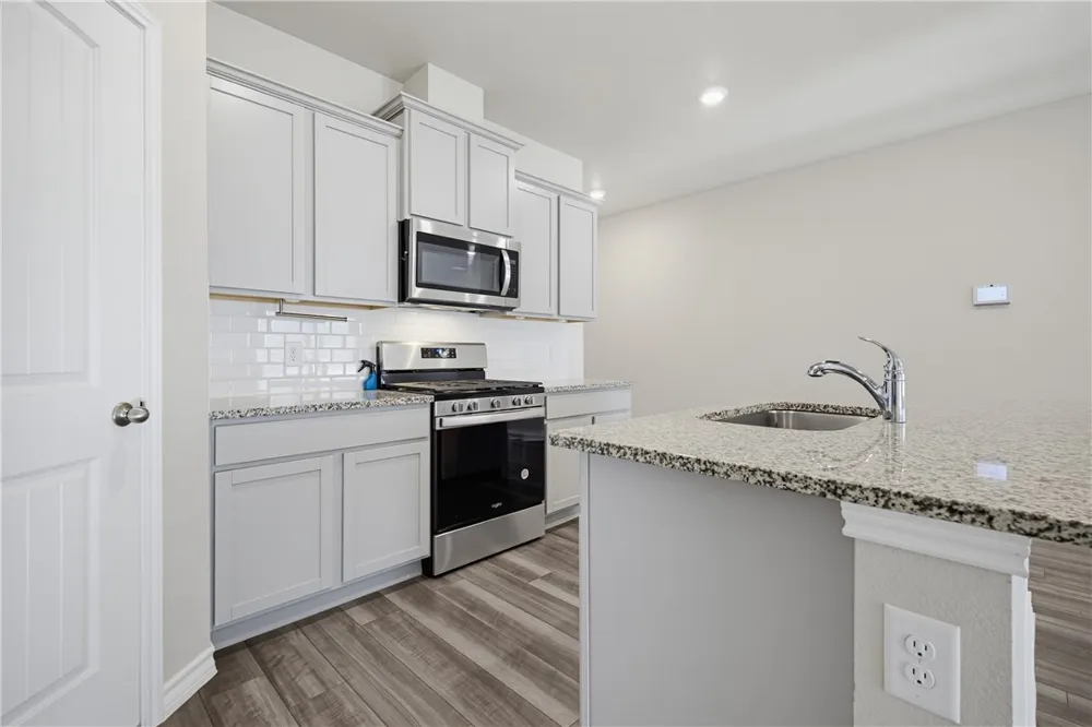 208 Oxford Sinton, TX 78387