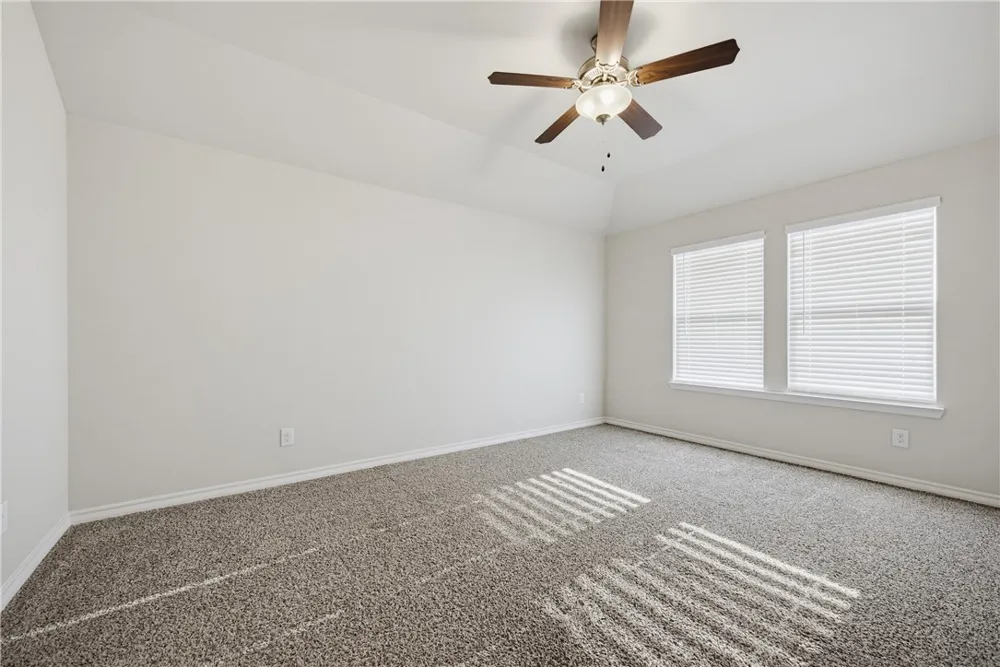 208 Oxford Sinton, TX 78387