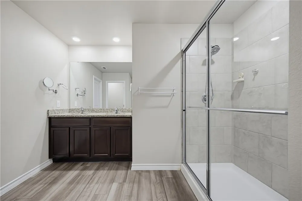 208 Oxford Sinton, TX 78387