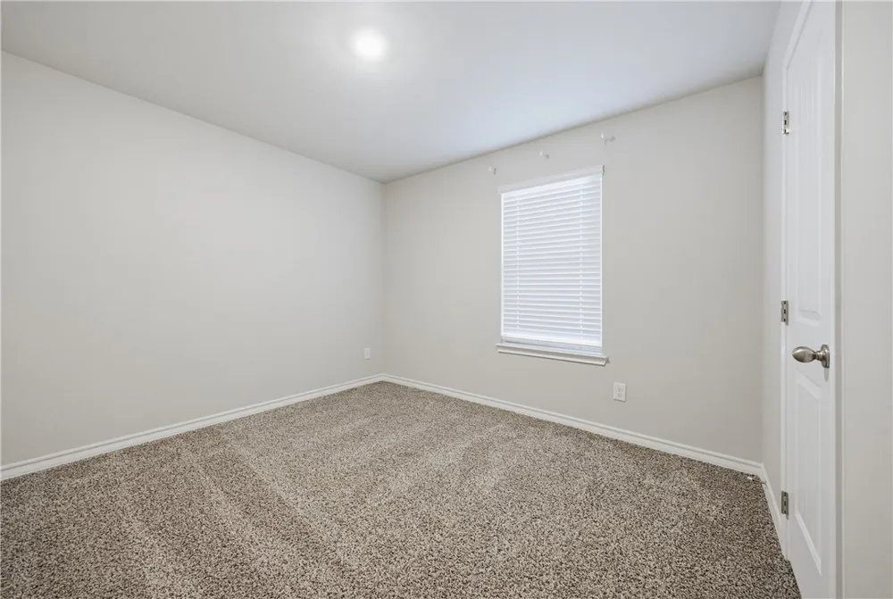 208 Oxford Sinton, TX 78387