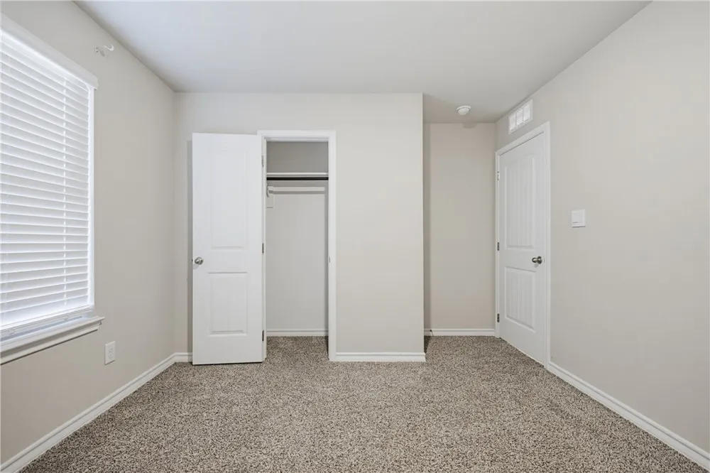 208 Oxford Sinton, TX 78387