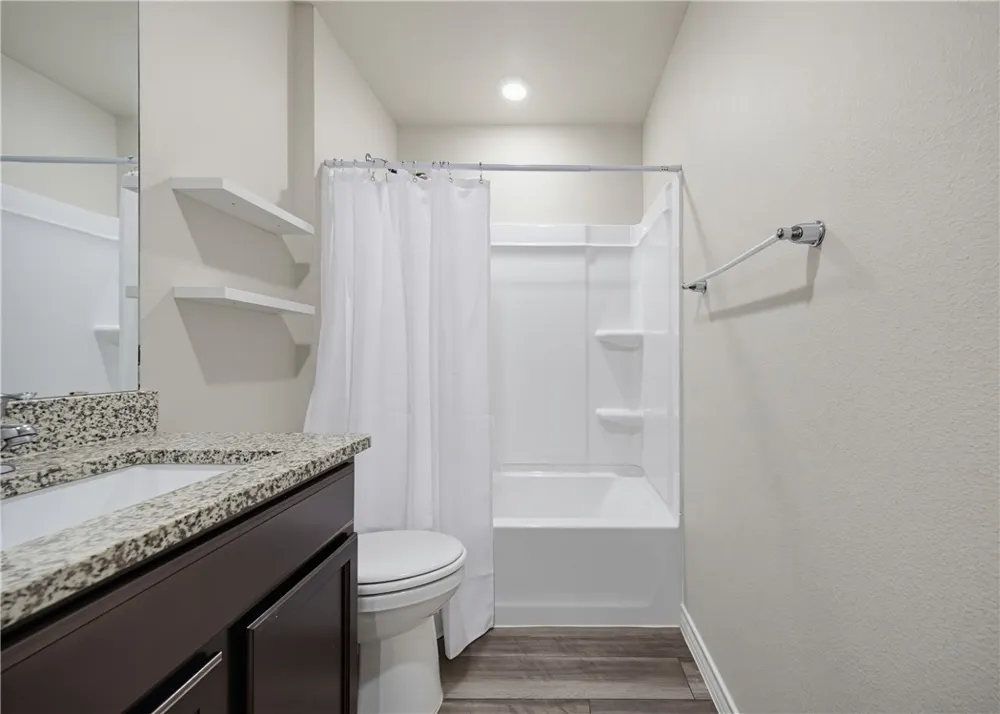 208 Oxford Sinton, TX 78387