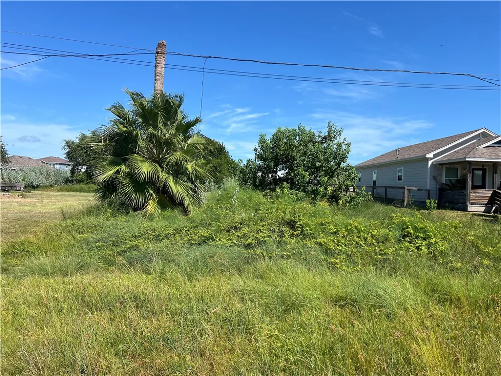 1518 S Pearl Street Rockport, TX 78382
