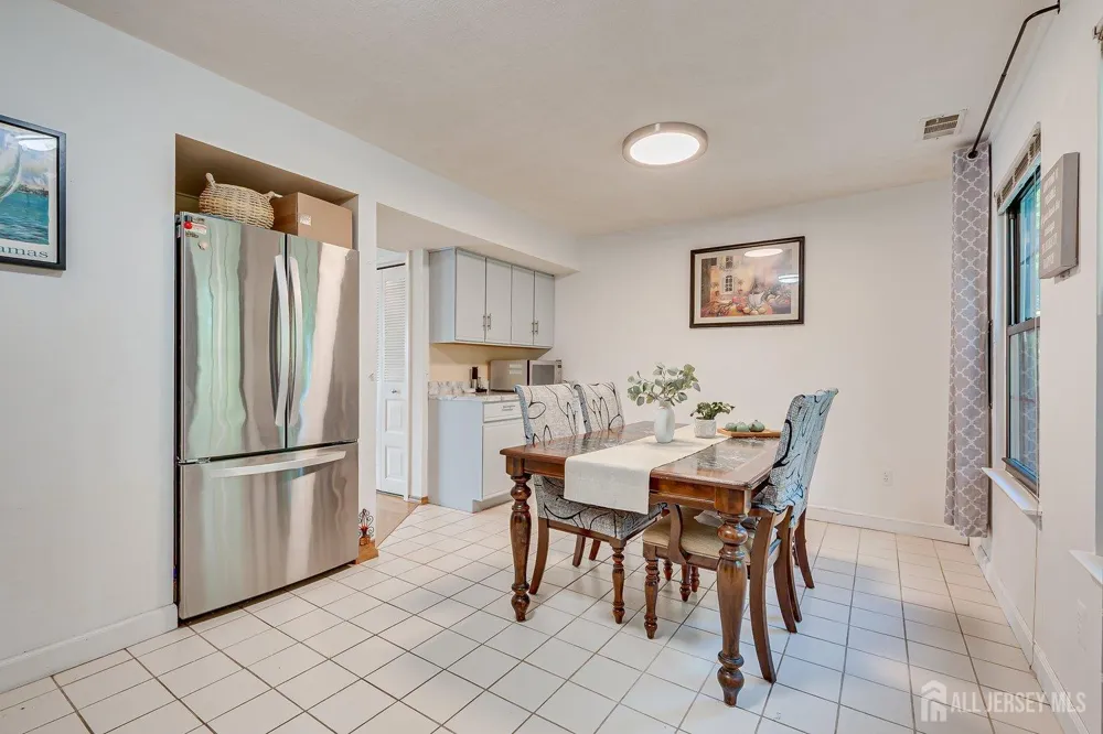 7 Quail run Drive Jamesburg, NJ 08831