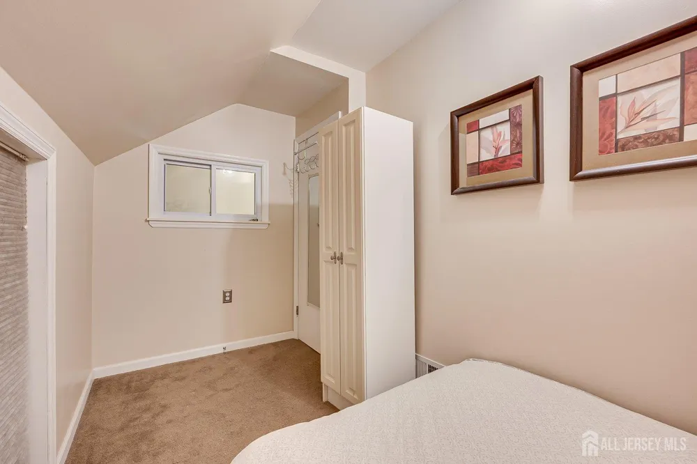 7 Quail run Drive Jamesburg, NJ 08831