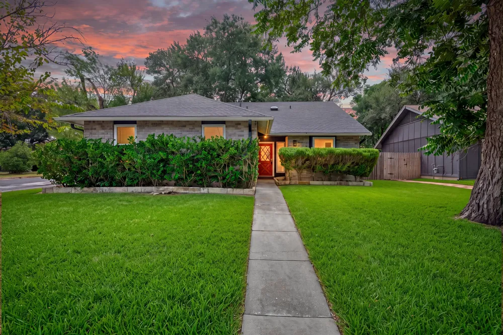 6605 Woodhue Drive Austin, TX 78745