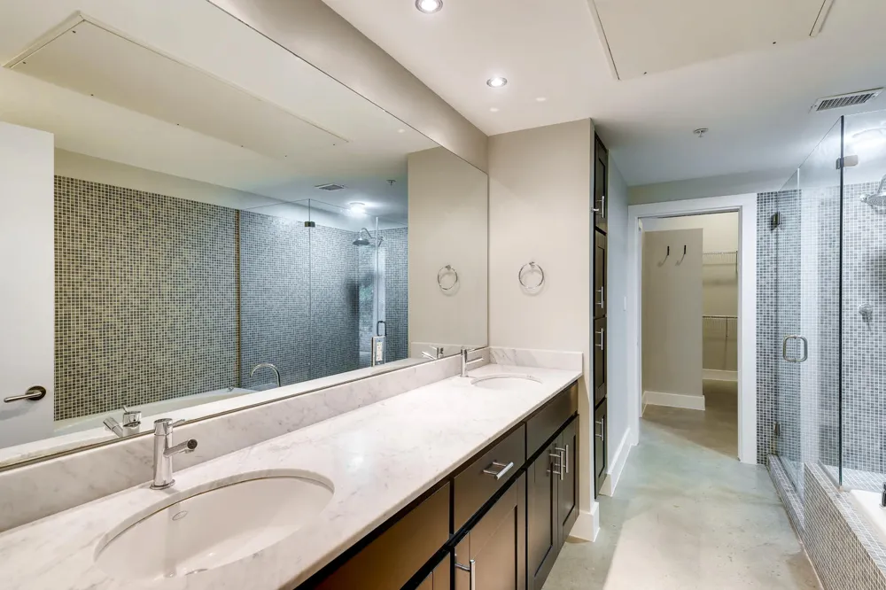 2205 Lamar Boulevard #311 Austin, TX 78705
