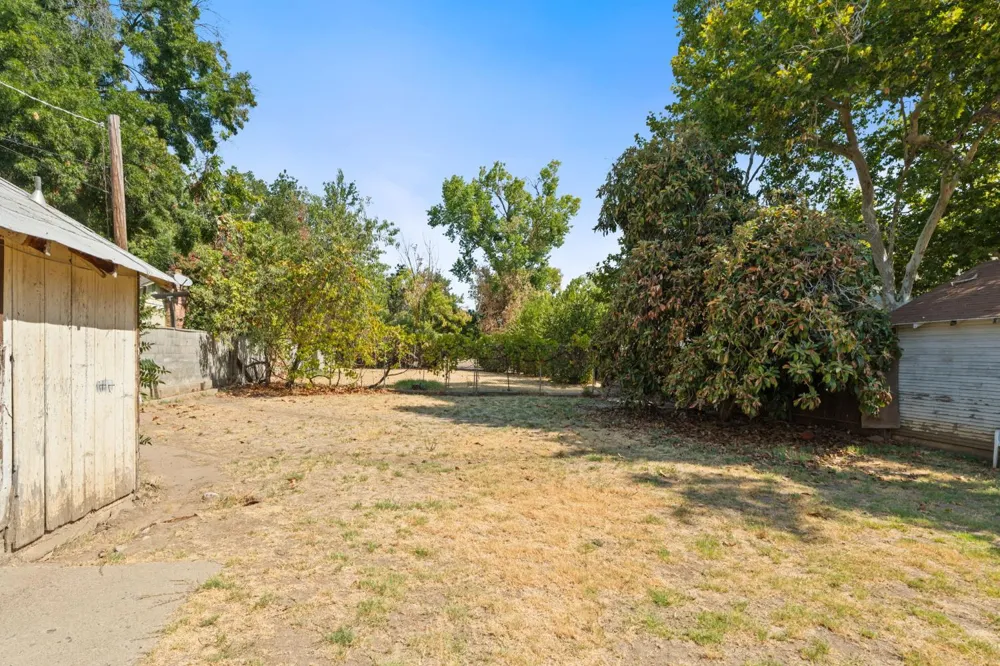 242 W 28th St Merced, CA 95340