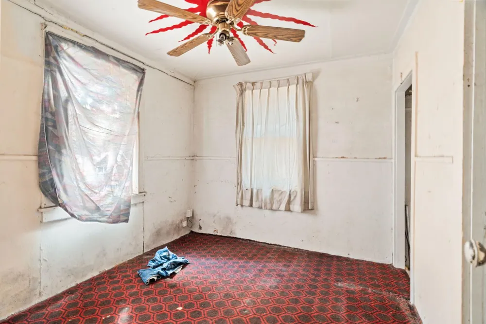 242 W 28th St Merced, CA 95340