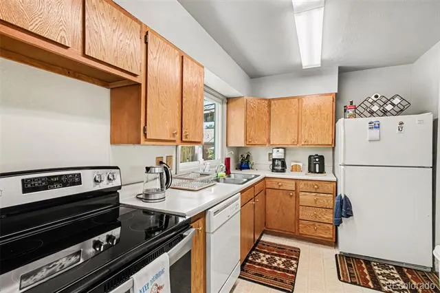 303 Elmwood Drive Colorado Springs, CO 80907