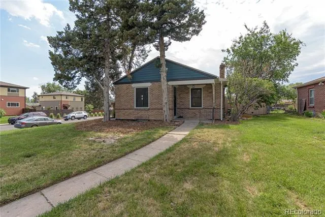 2701 Steele Street Denver, CO 80205