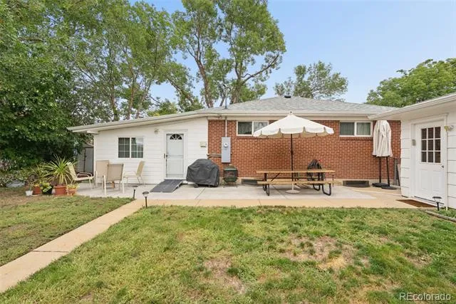 1922 Graves Court Northglenn, CO 80233