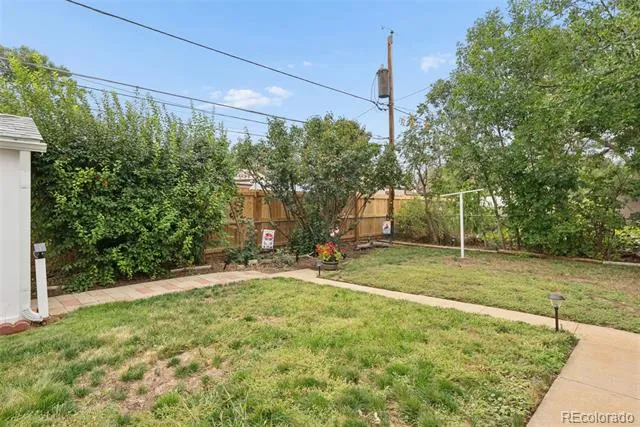 1922 Graves Court Northglenn, CO 80233