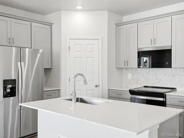 2213 E 164th Avenue Thornton, CO 80602