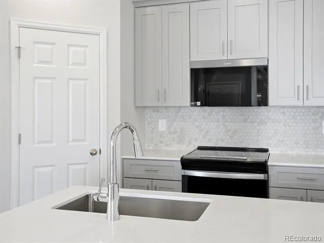 2213 E 164th Avenue Thornton, CO 80602