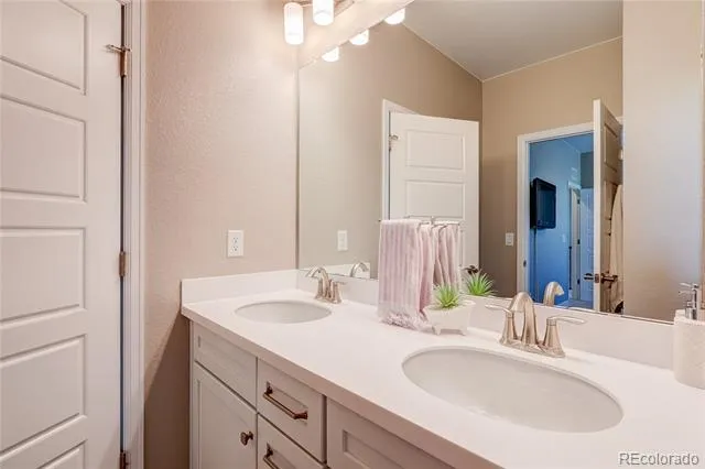 8035 S Kewaunee Street Aurora, CO 80016