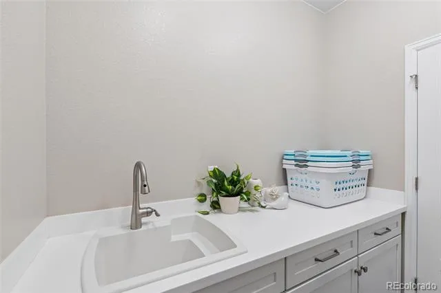 8035 S Kewaunee Street Aurora, CO 80016