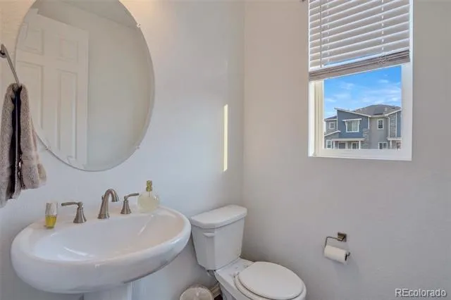 1657 S Andes Way Aurora, CO 80017
