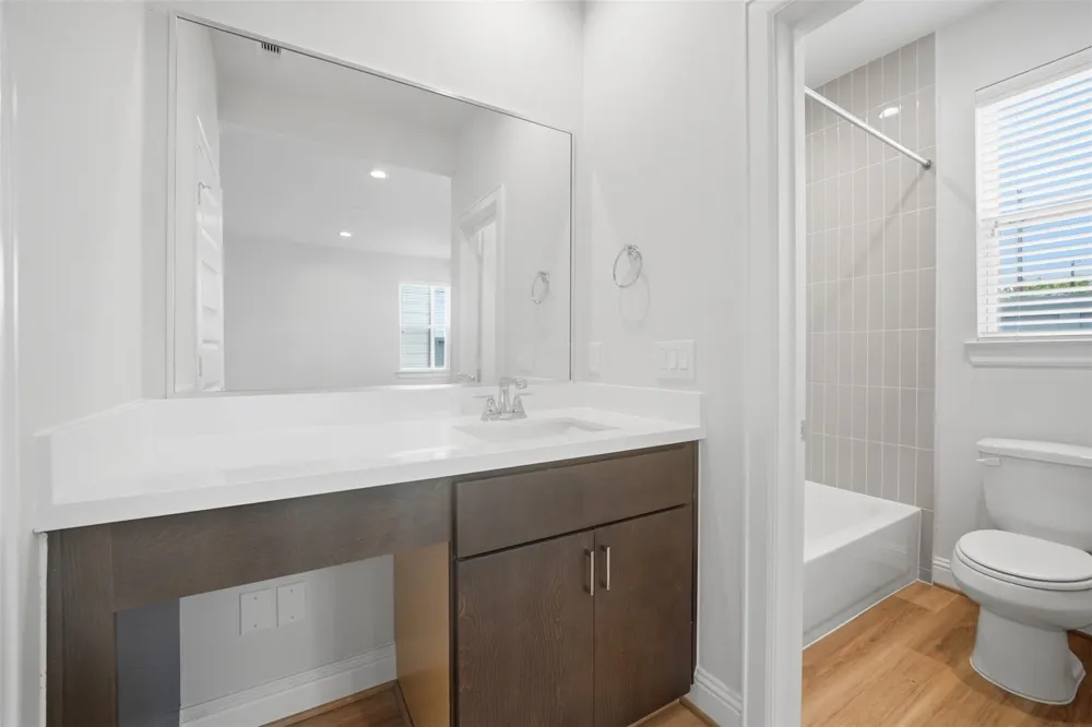 1811 Mills Street Houston, TX 77026