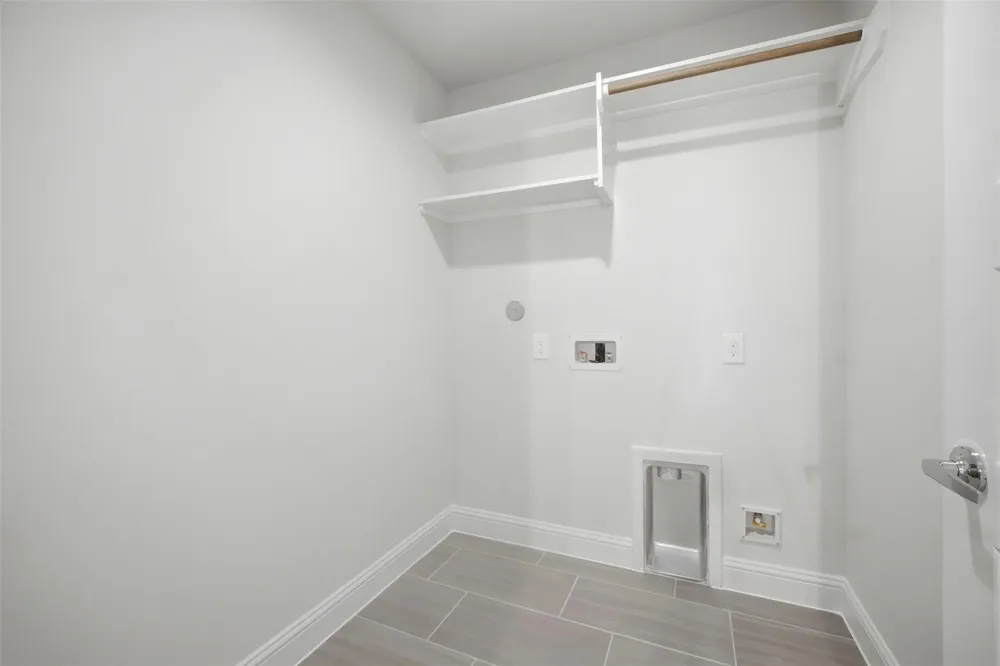 1811 Mills Street Houston, TX 77026