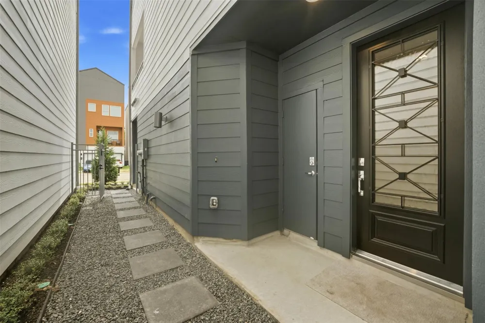 1811 Mills Street Houston, TX 77026