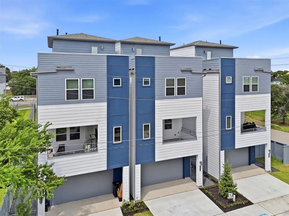 1811 Mills Street Houston, TX 77026