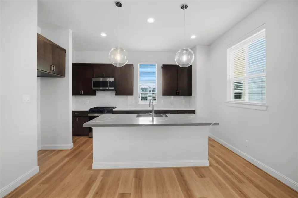 1811 Mills Street Houston, TX 77026