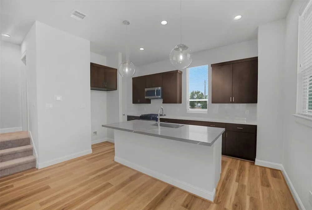 1811 Mills Street Houston, TX 77026