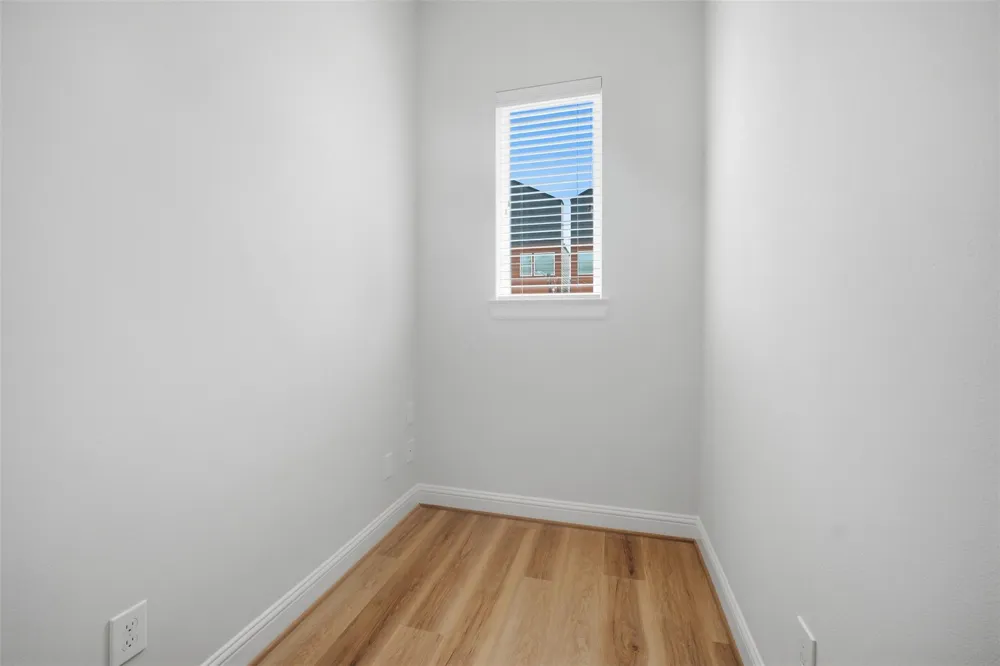1811 Mills Street Houston, TX 77026